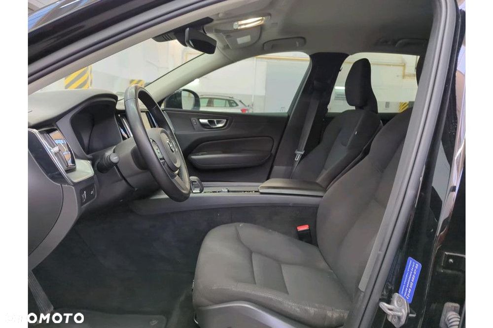 Volvo XC 60 B4 B Momentum Pro - 5