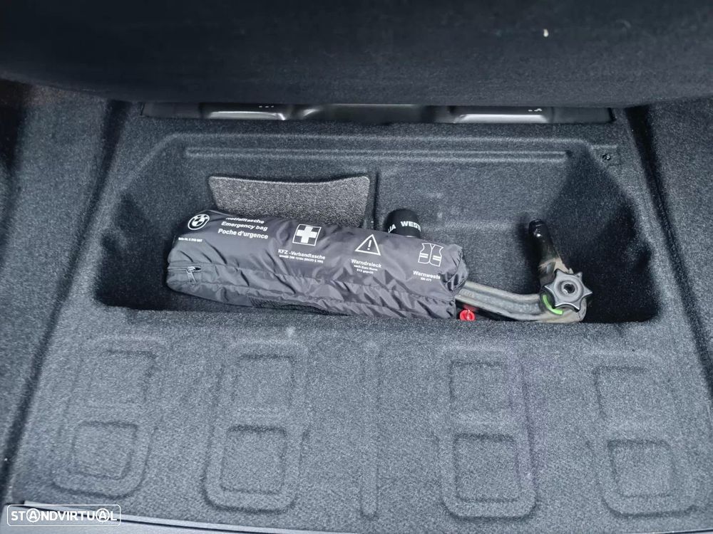 BMW 318 d Line Sport - 15