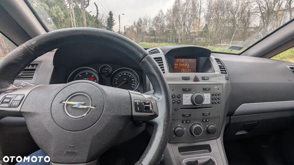 Opel Zafira 1.9 CDTI - 17