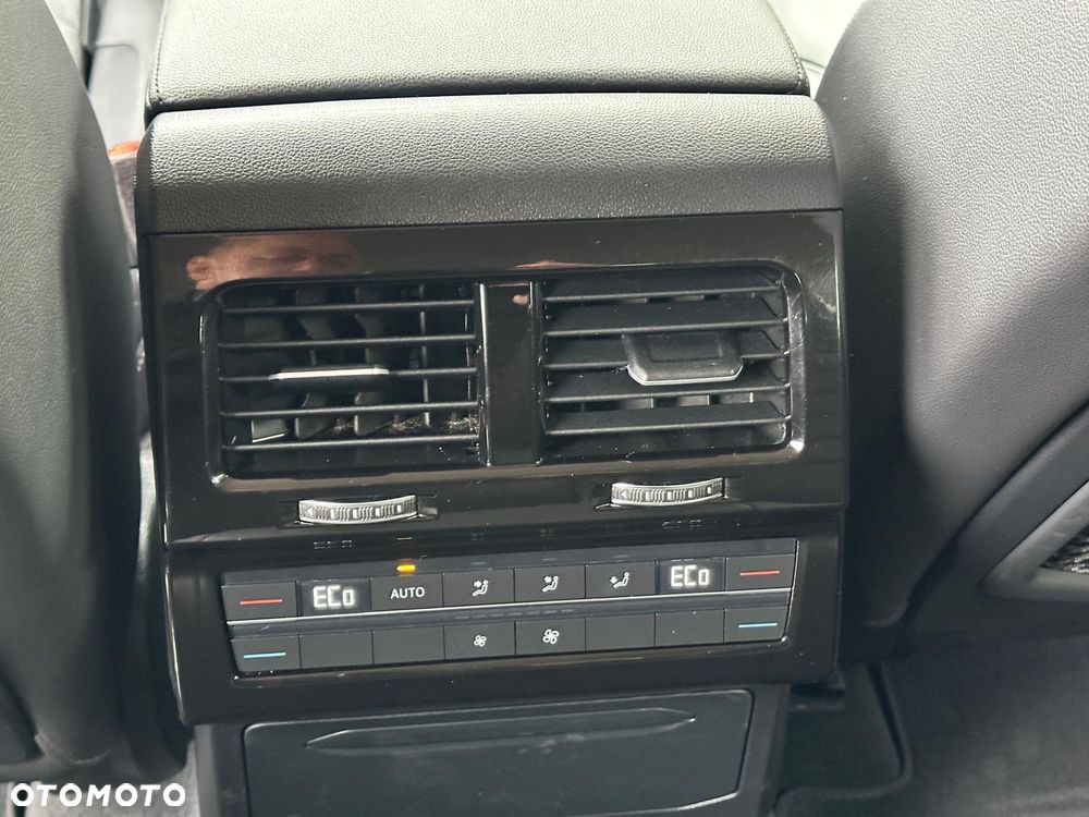 Volkswagen Touareg - 22