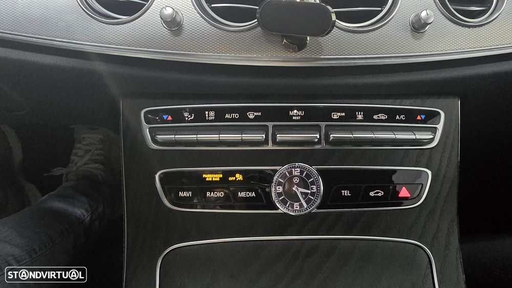 Mercedes-Benz E 300 de AMG Line - 28