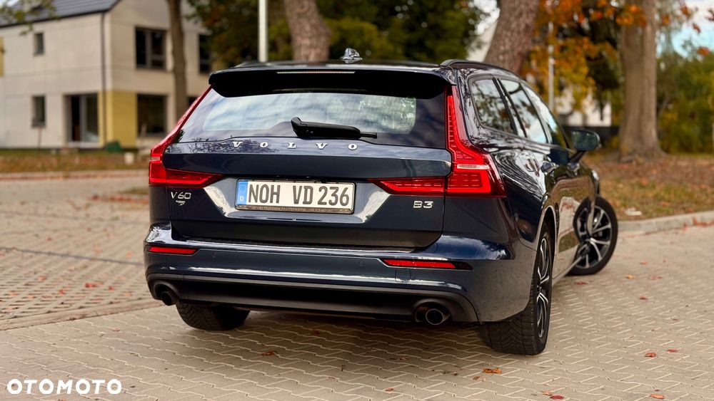 Volvo V60 B3 B DKG Momentum - 31