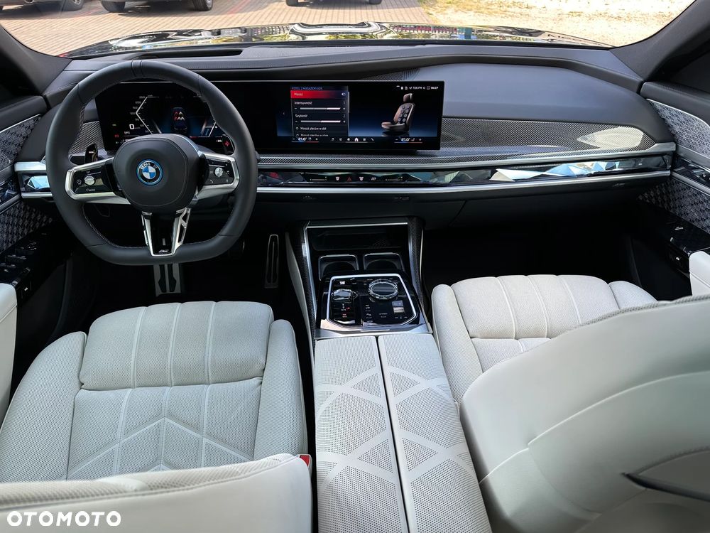 BMW Seria 7 M760e PHEV xDrive Individual Edition sport - 9