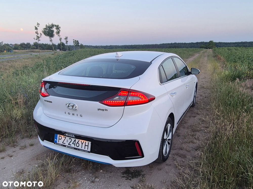 Hyundai IONIQ 1.6 GDI Premium - 5