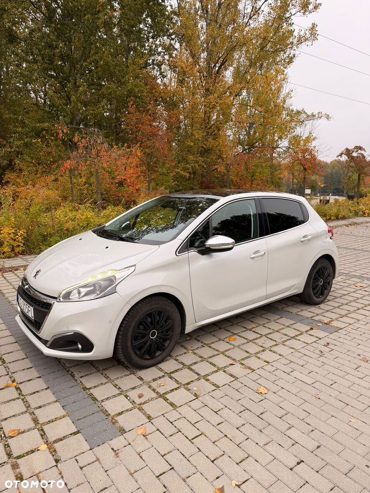 Peugeot 208 2016 photo 2