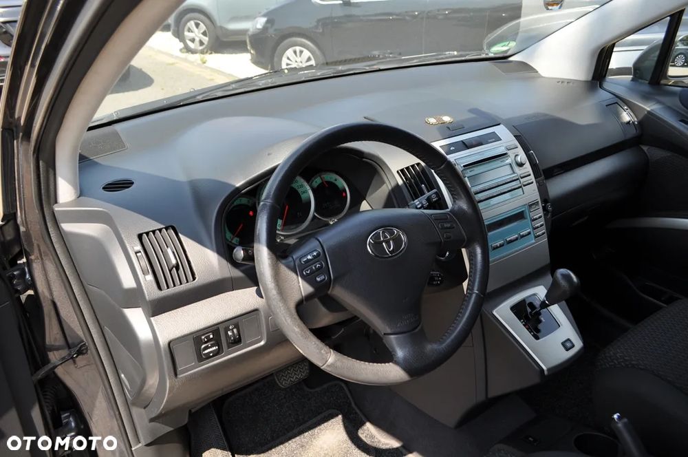 Toyota Corolla Verso 1.8 Premium 7os MM - 17