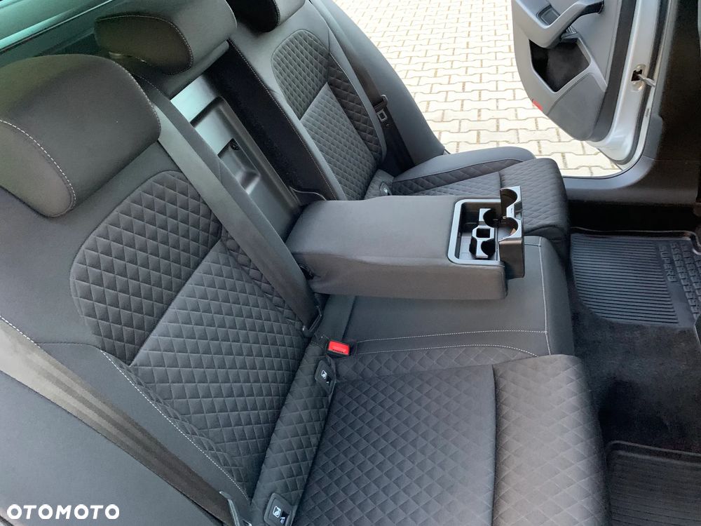 Skoda Superb 2.0 TDI SCR Ambition DSG - 17