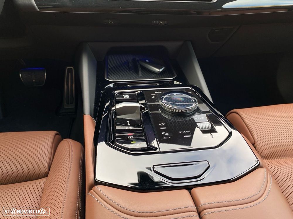 BMW 530 e Pack Desportivo M Pro - 16