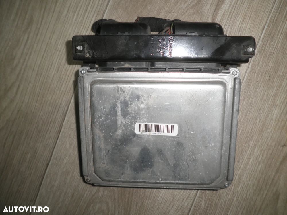 ECU / calculator motor VW Polo 6R 1.2 TDI 03P906021AH - 2