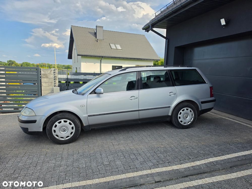 Volkswagen Passat 1.9 TDI Basis - 2