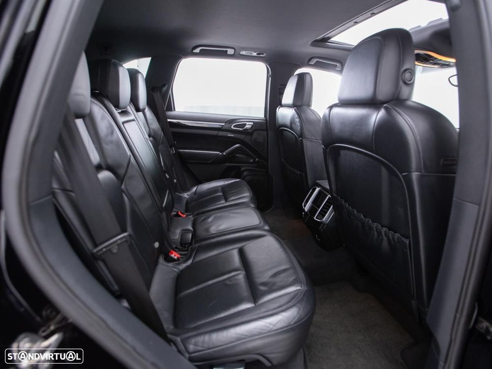 Porsche Cayenne - 13