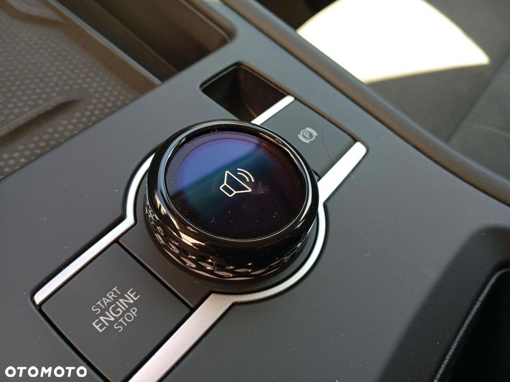 Volkswagen T-Roc - 32