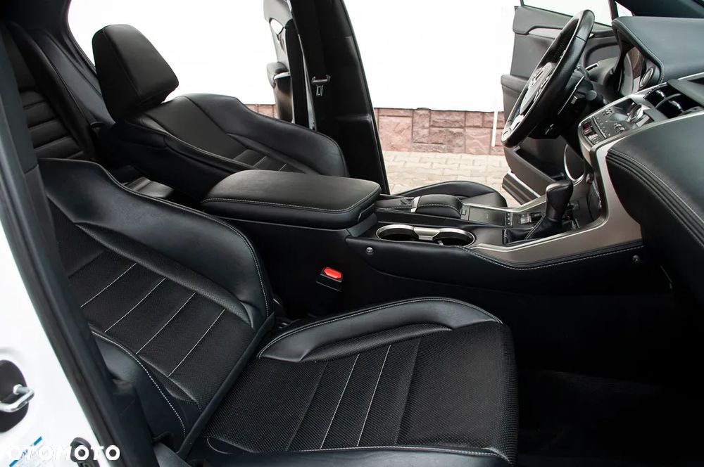 Lexus NX 300 AWD F SPORT - 23