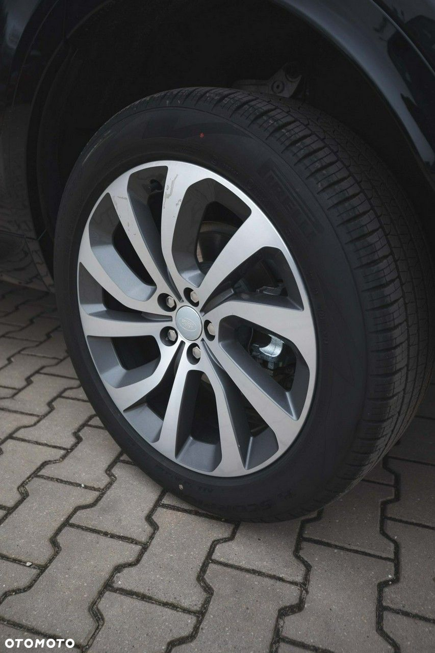 Land Rover Discovery Sport - 11