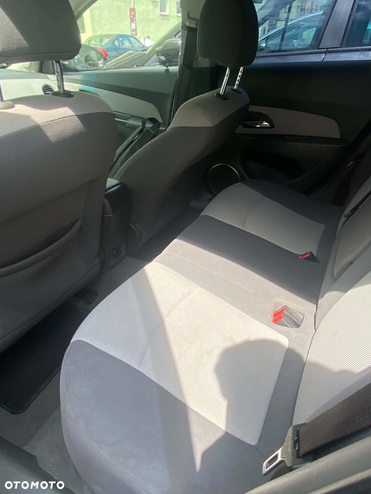 Chevrolet Cruze 1.6 LS - 8