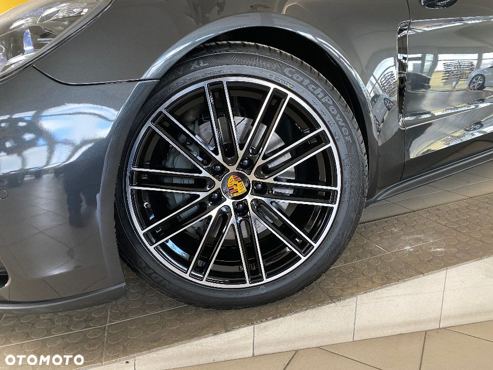 Porsche Panamera 4S - 39