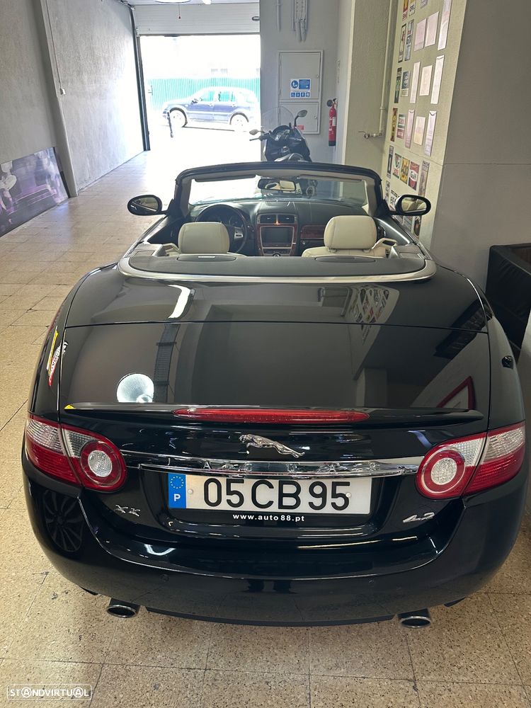 Jaguar XK 4.2 V8 Convertible - 35