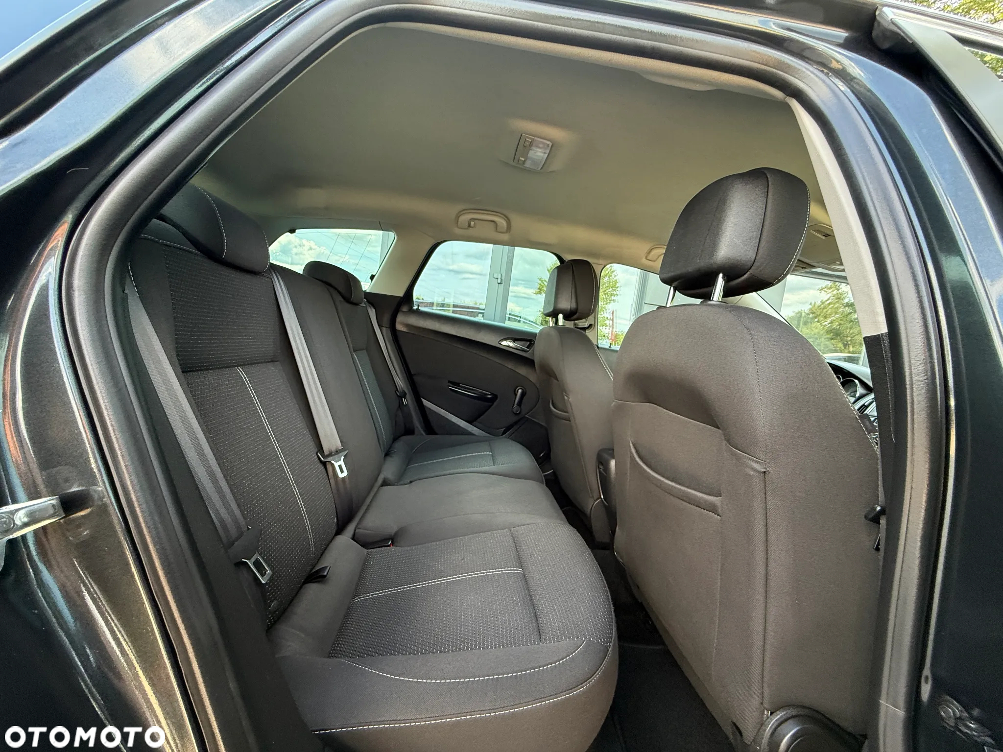 Opel Astra IV 1.4 T Cosmo S&S - 33