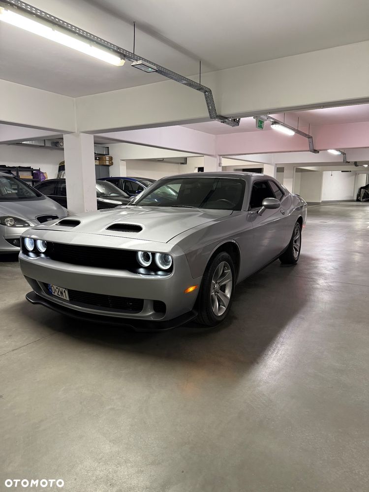 Dodge Challenger - 1