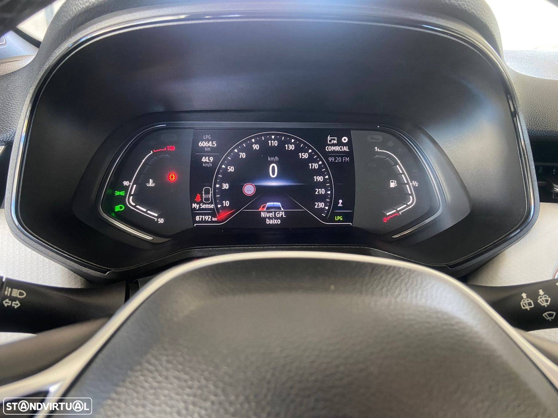 Renault Clio 1.0 TCe Techno Bi-Fuel - 17