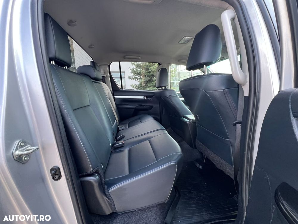 Toyota Hilux 4x4 Double Cab A/T Style - 17