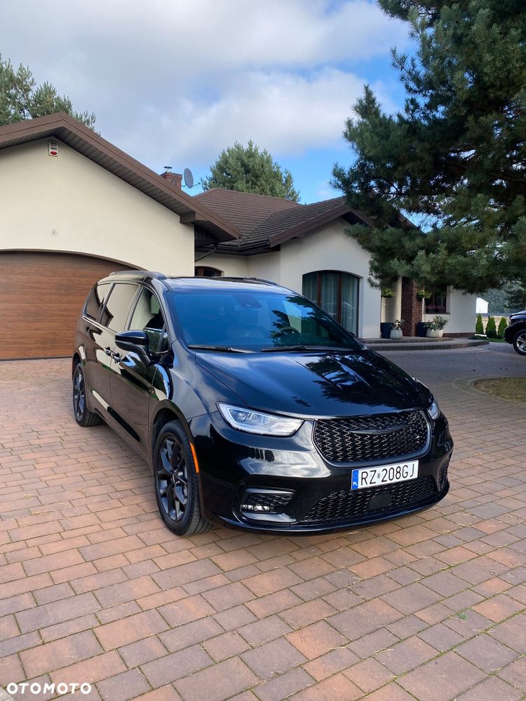 Chrysler Pacifica - 3