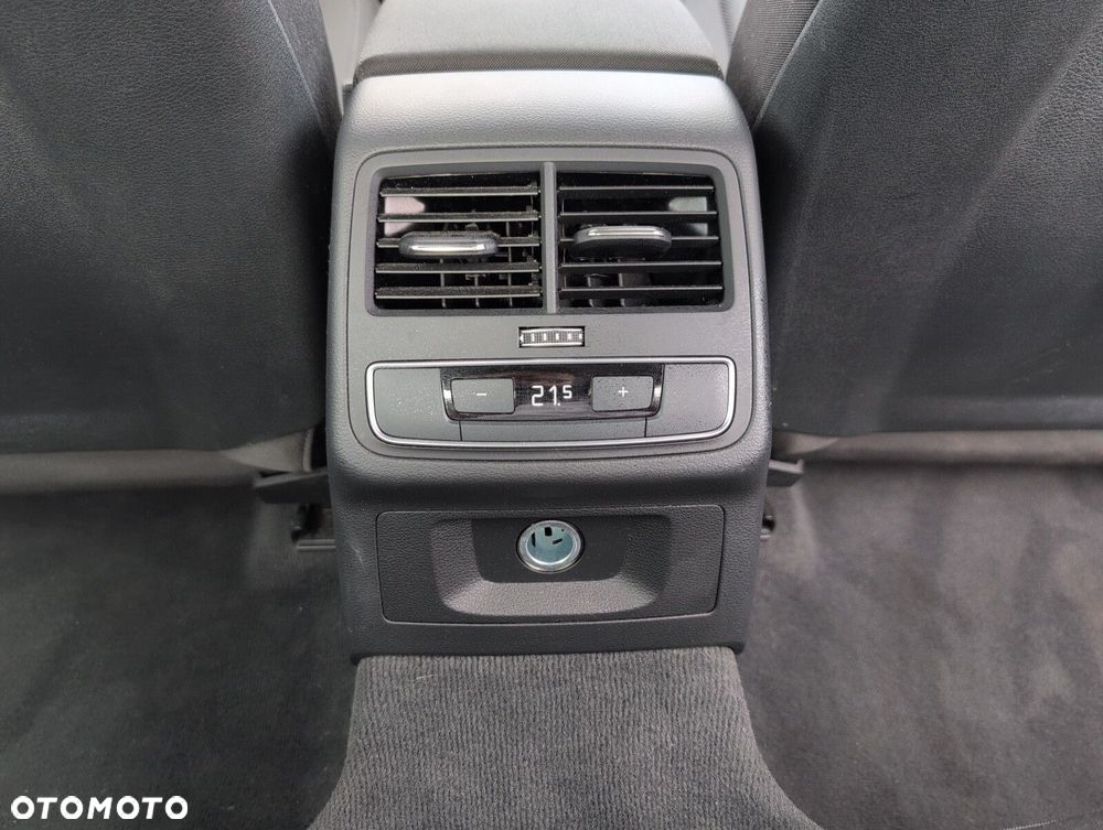 Audi A4 Limousine 35 TFSI mHEV S tronic - 12