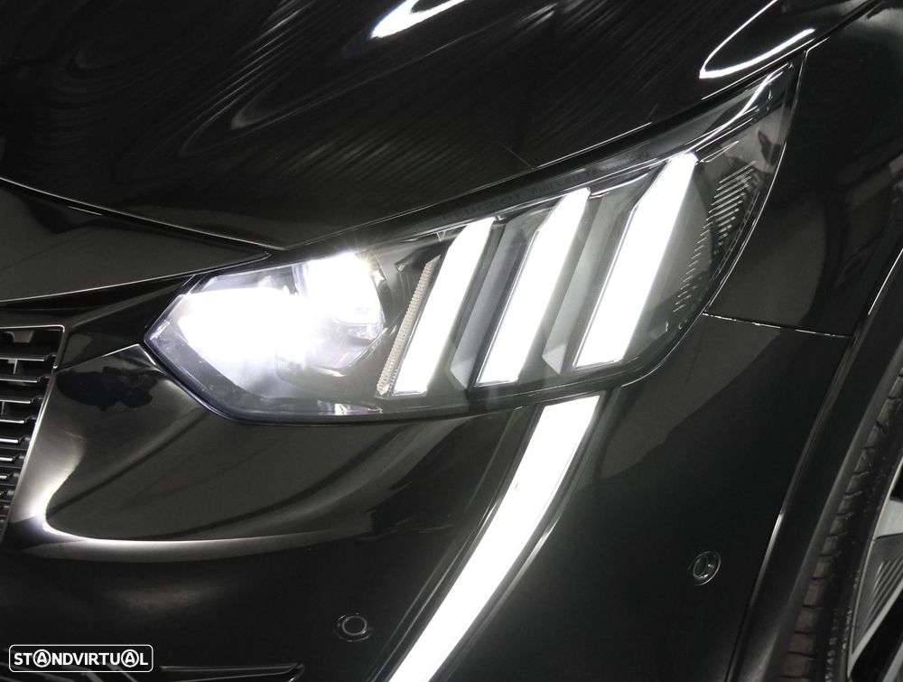 Peugeot e-208 GT - 7