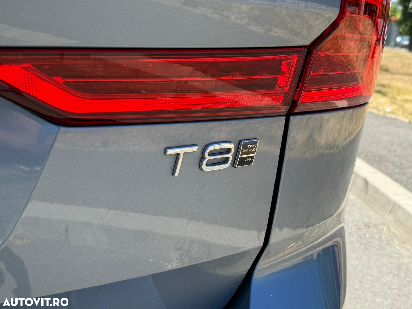 Volvo XC 60 T8 Twin Engine AWD Momentum Pro - 19