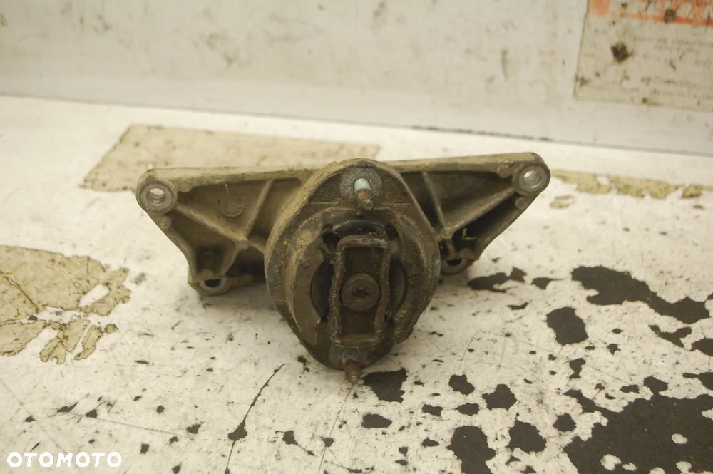 ŁAPA PODUSZKA SKRZYNI BIEGÓW 8E0399115S AUDI A4 B6 B7 - 1