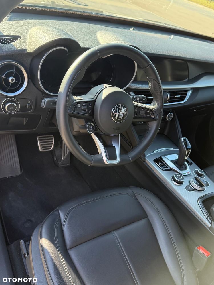 Alfa Romeo Stelvio 2.0 Turbo 16V AT8-Q4 Ti - 7