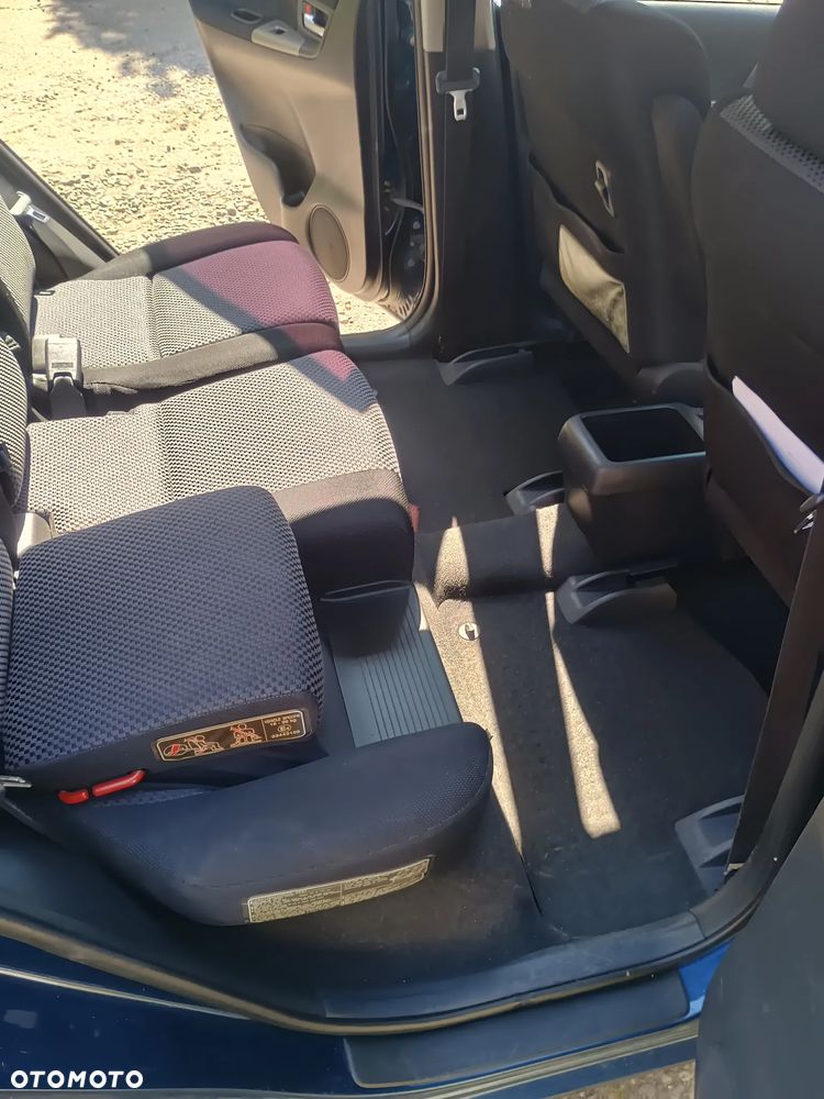Toyota Corolla Verso 2.0 D-4D - 14