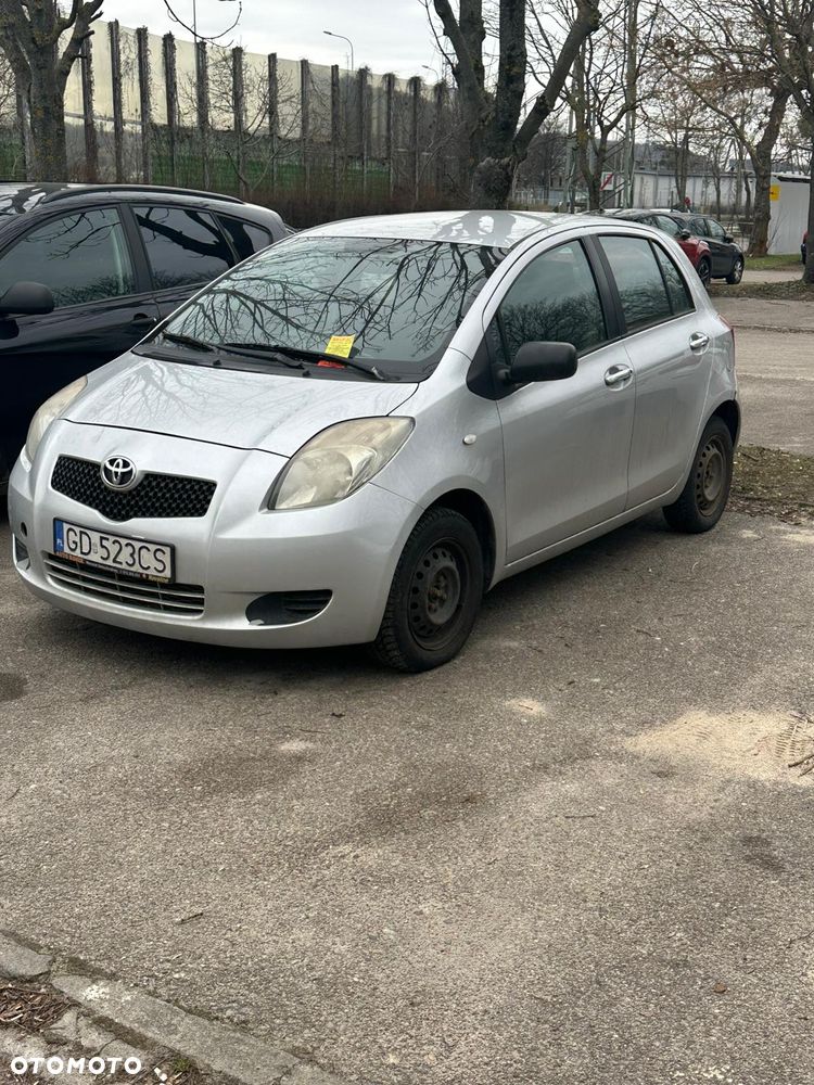 Toyota Yaris 1.0 Luna - 1