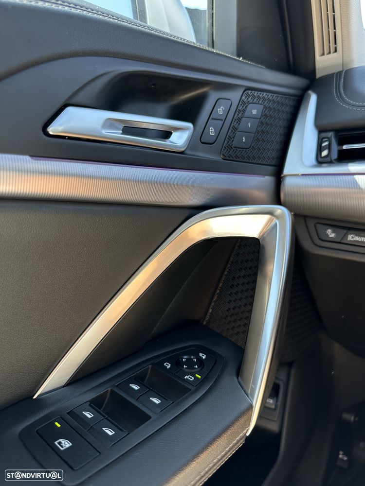 BMW iX1 xDrive30 xLine - 32