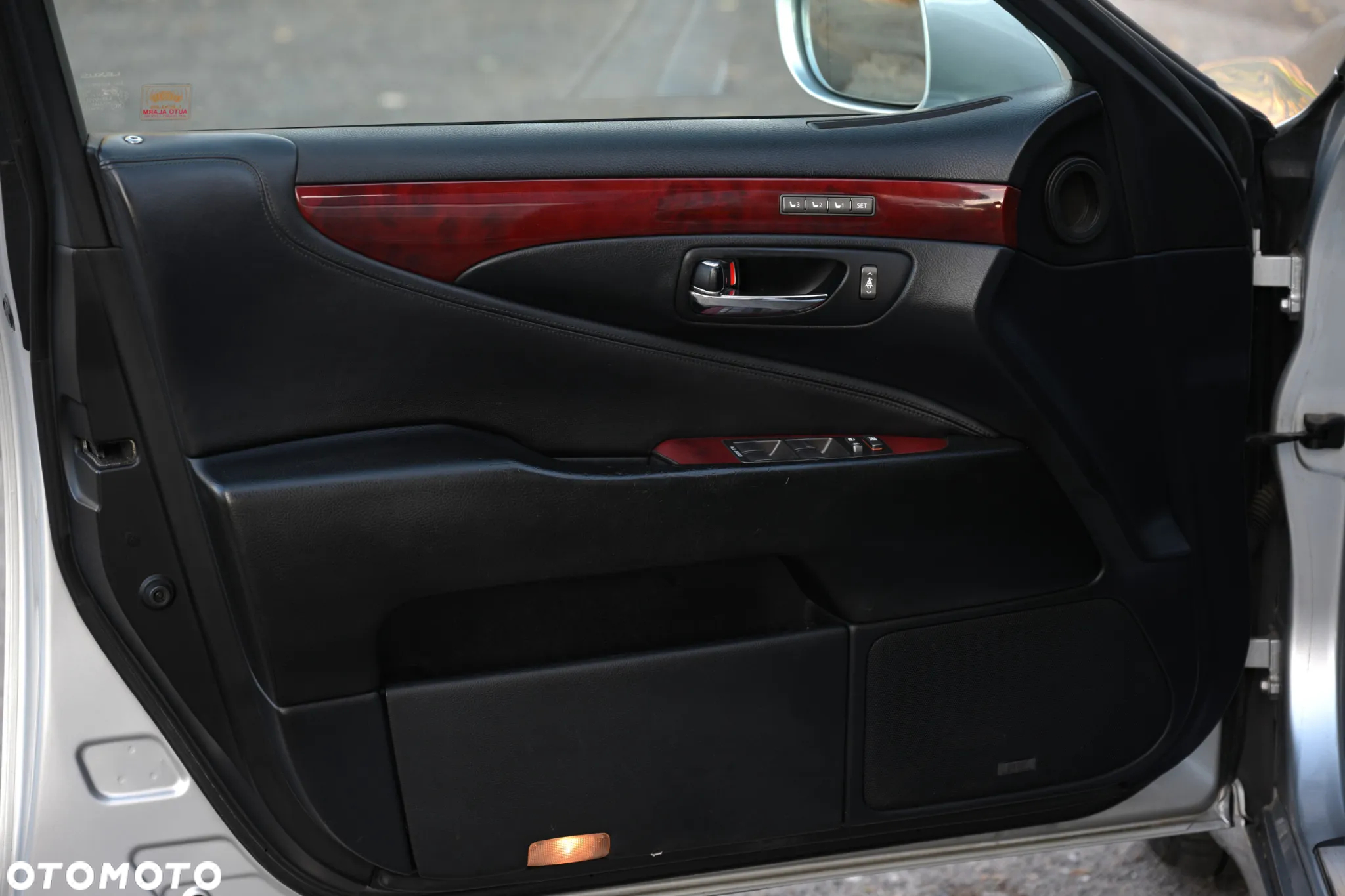 Lexus LS 460 Dynamic Line + Impression Line - 29