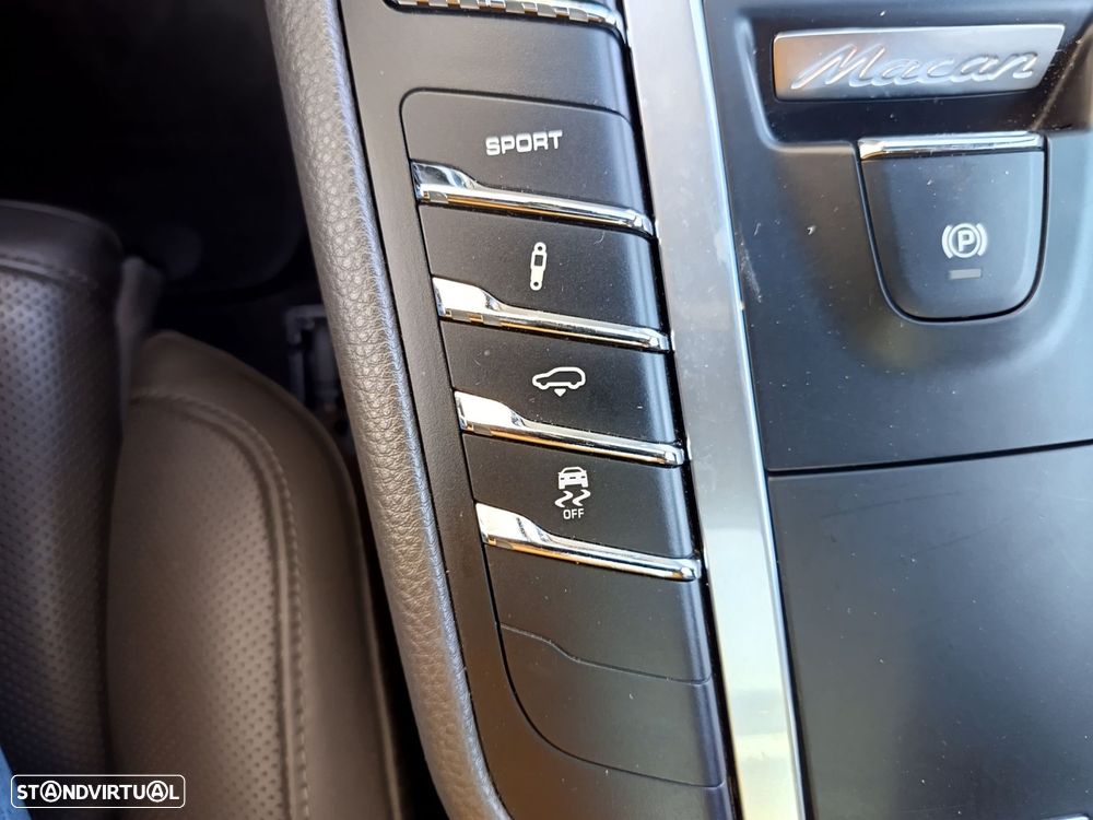 Porsche Macan S - 30