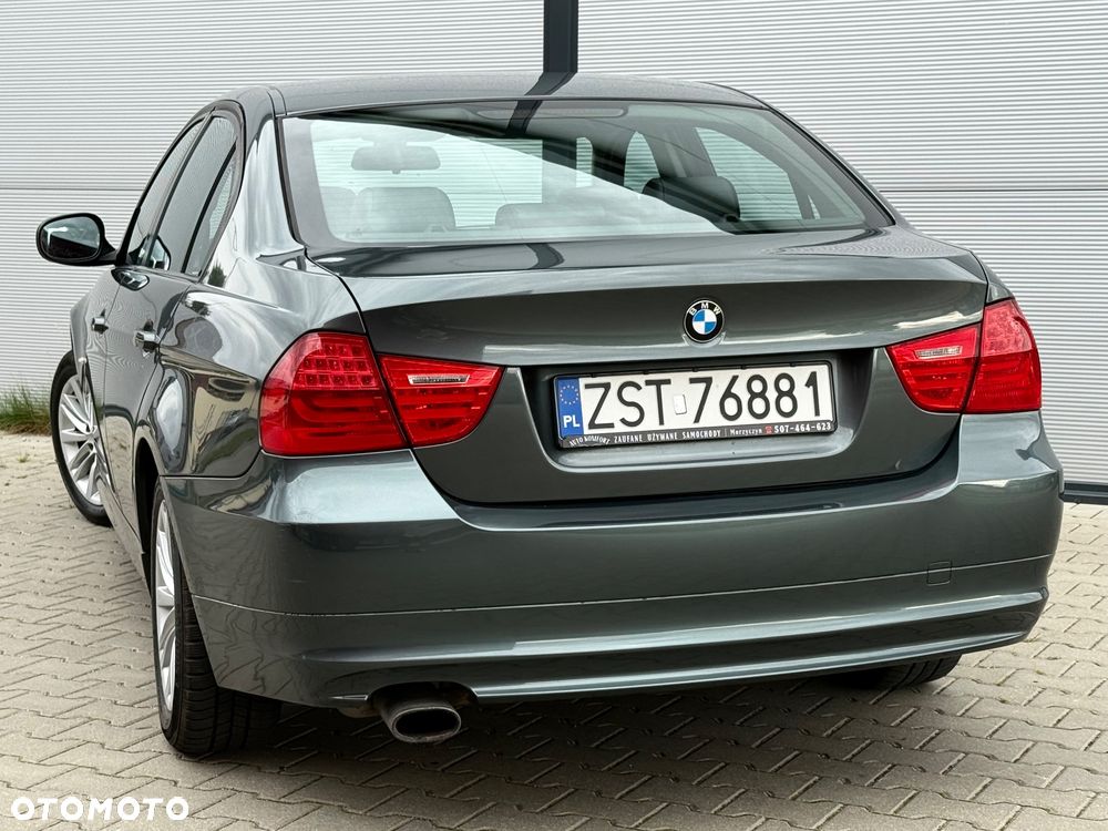 BMW Seria 3 320i Edition Sport - 13