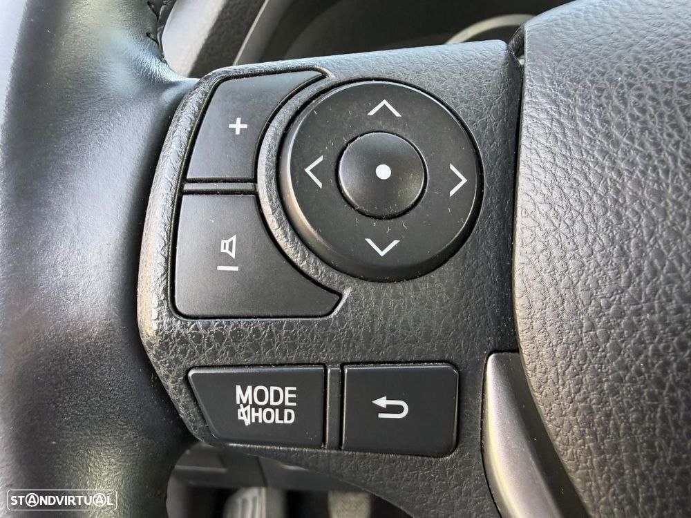 Toyota Auris 1.4 D-4D Exclusive - 35