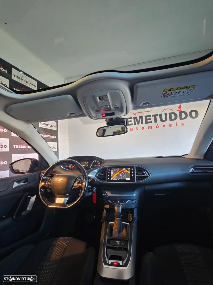 Peugeot 308 1.2 PureTech Allure EAT6 - 12