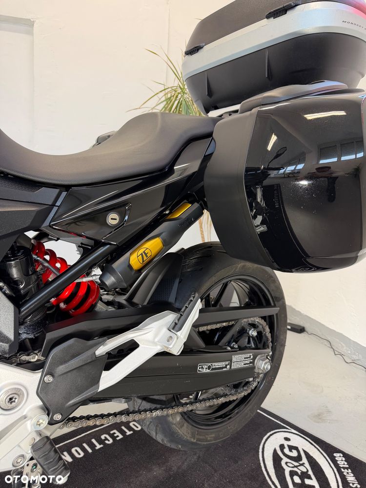 BMW F - 21