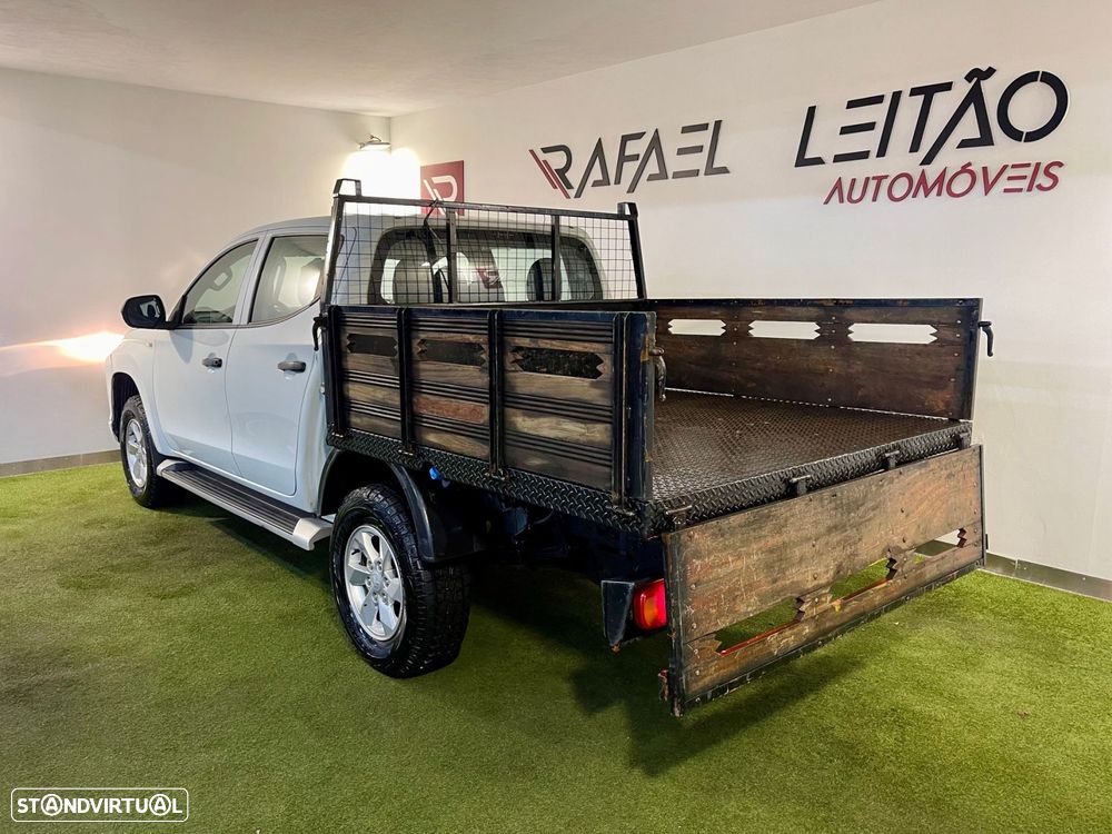 Mitsubishi L200 2.3 DI-D CD Invite 4WD - 8