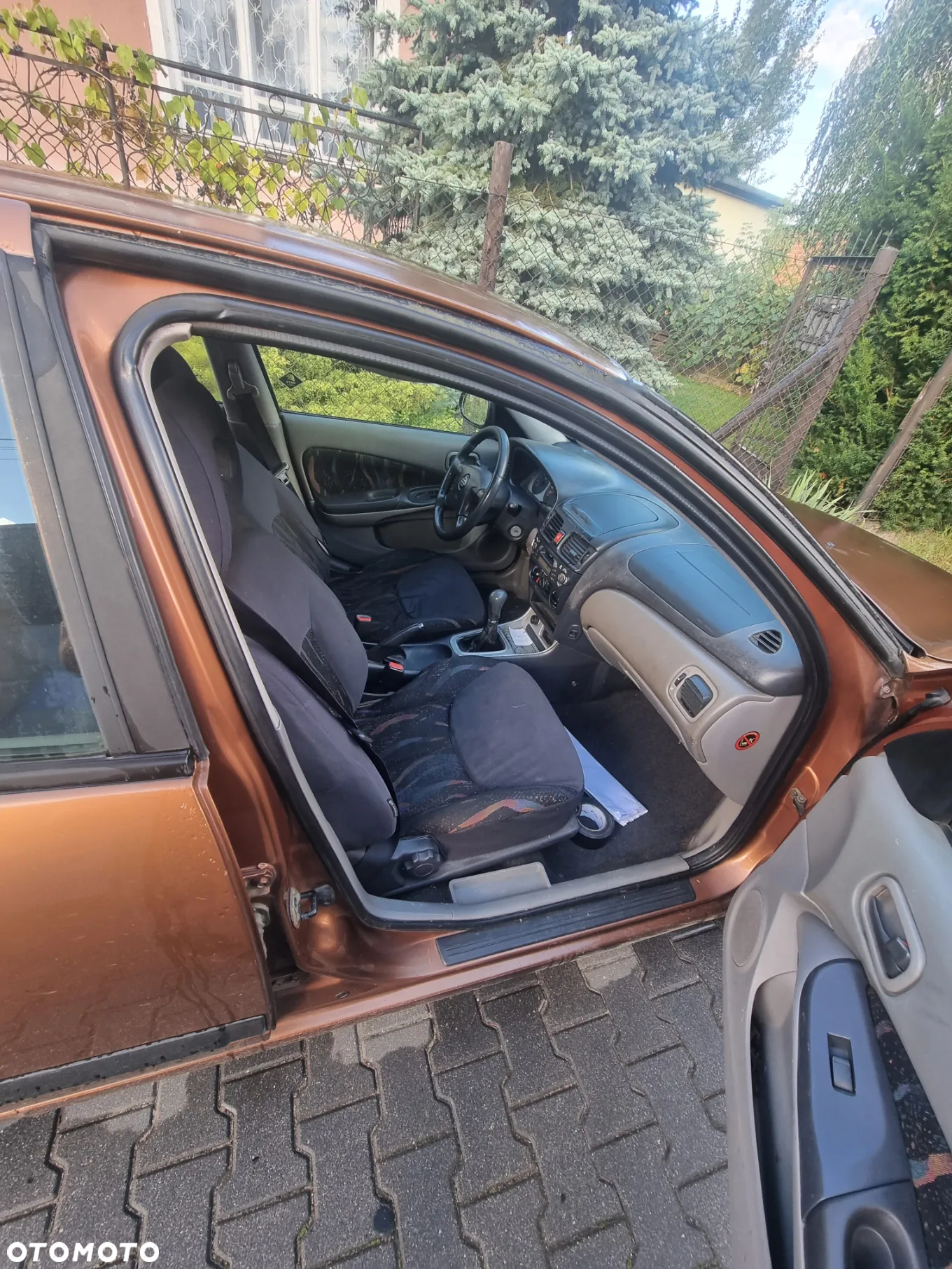 Nissan Almera - 4