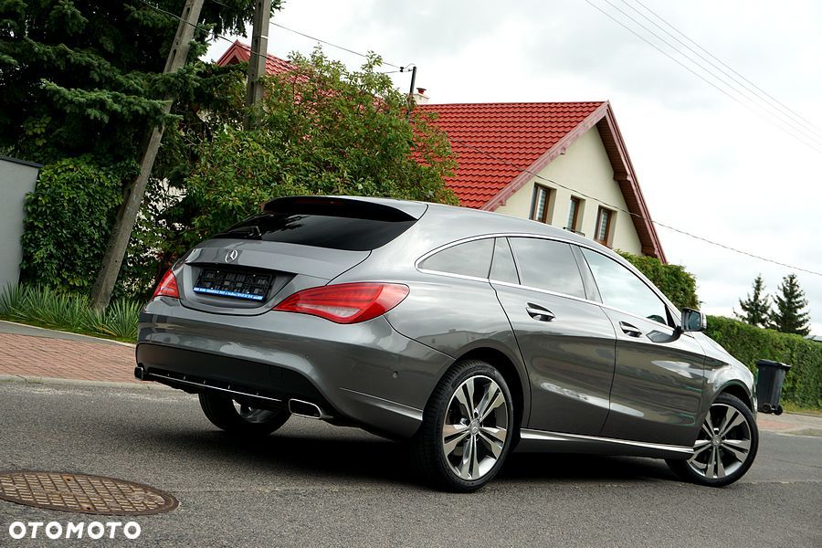 Mercedes-Benz CLA 180 Peak Edition - 3
