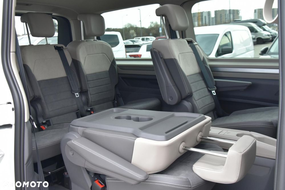 Volkswagen Multivan - 16
