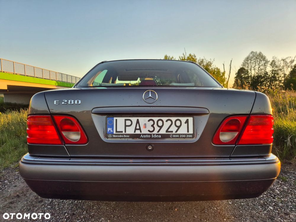 Mercedes-Benz Klasa E - 4