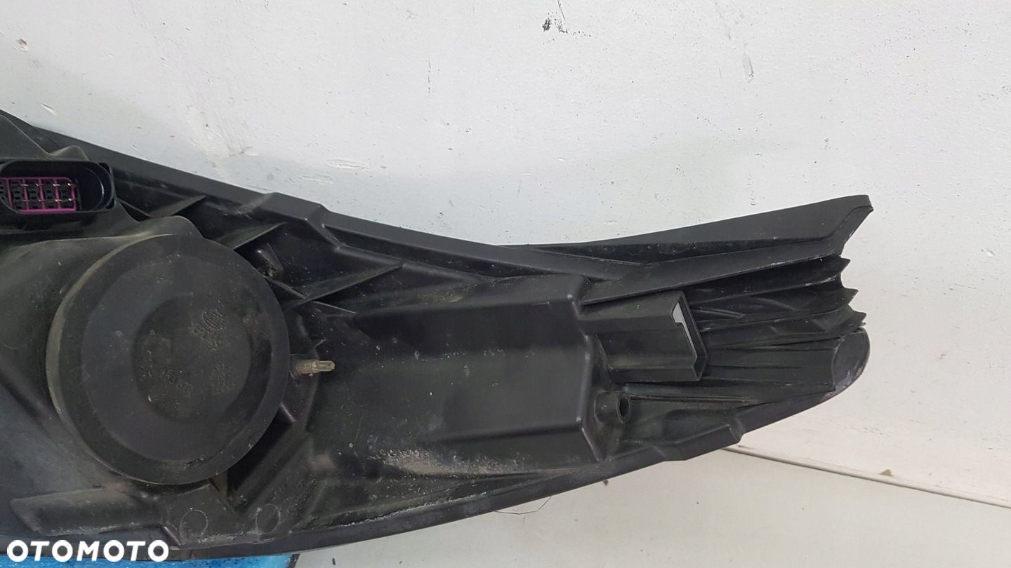 Ford Fiesta mk7 08-18 Lewa Lampa przednia przód 8A61-13W029-AH - 8