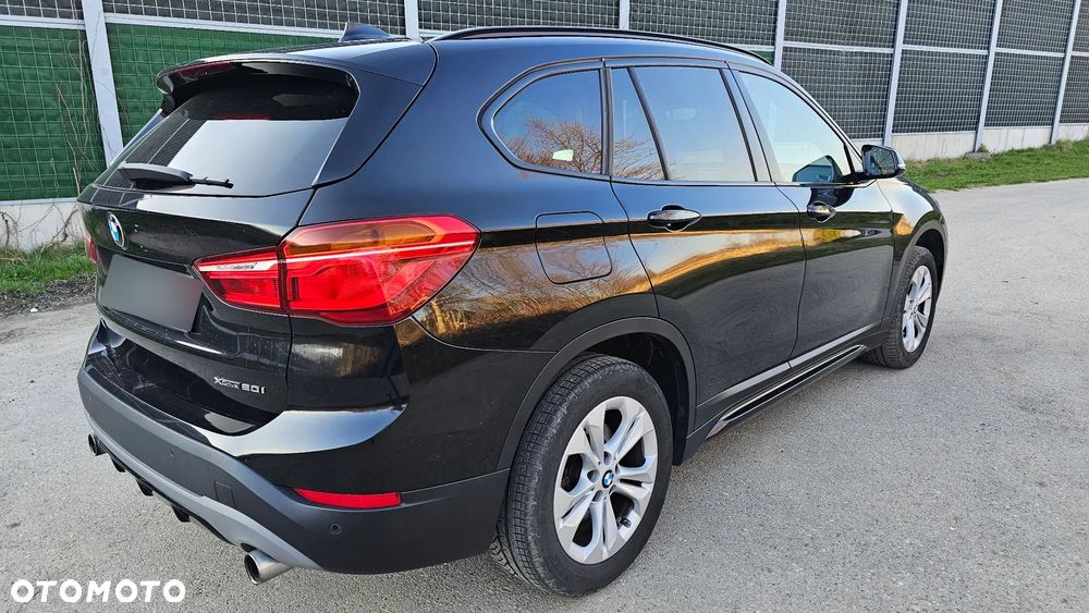 BMW X1 xDrive20i GPF Sport Line sport - 10