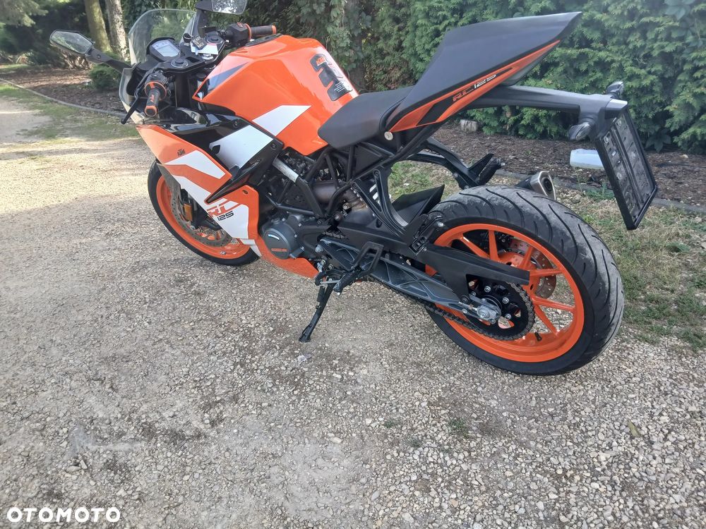 KTM RC 125 - 8