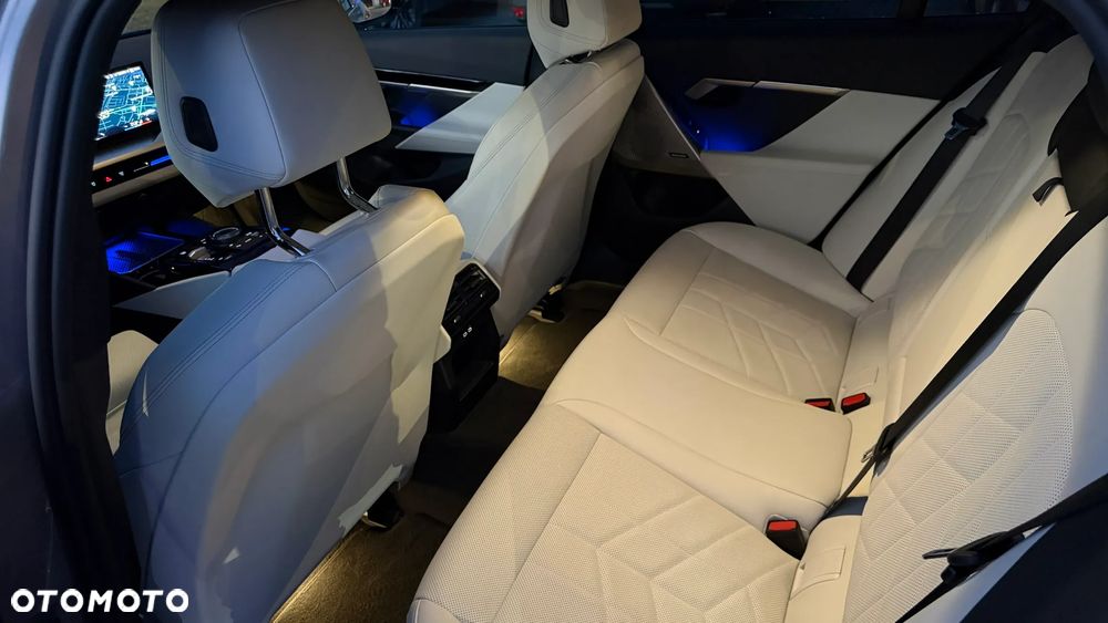 BMW Seria 5 - 12