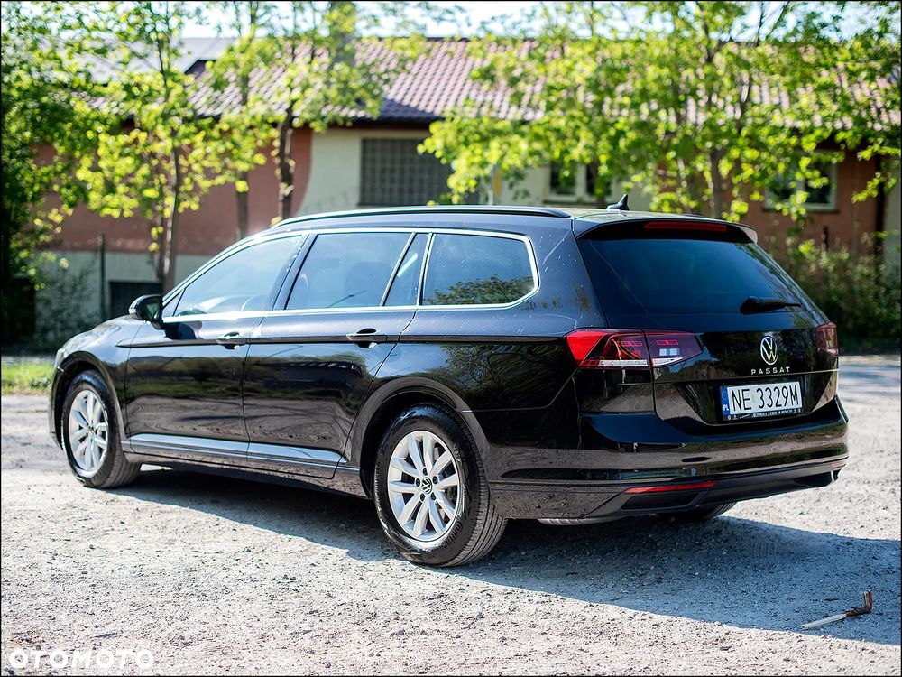 Volkswagen Passat - 11